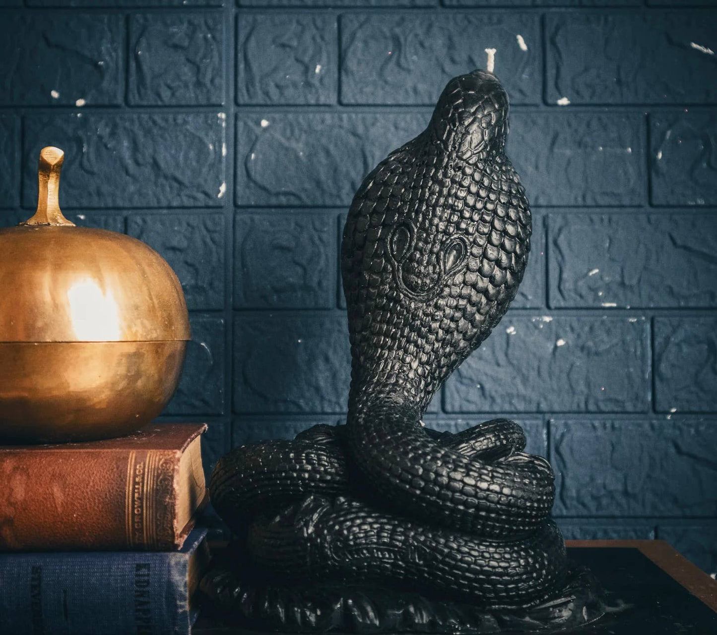 COBRA CANDLE | PILLAR