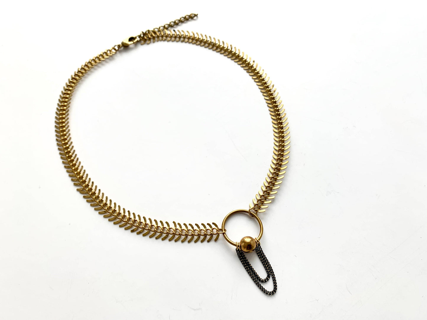 LUXX Gold Fishbone Choker