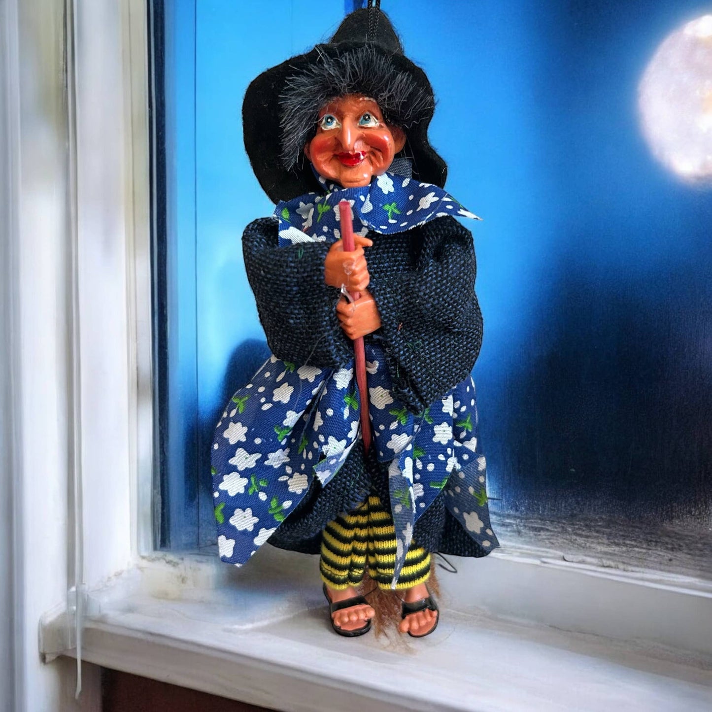 Decorative Kitchen Witch Johanna blue
