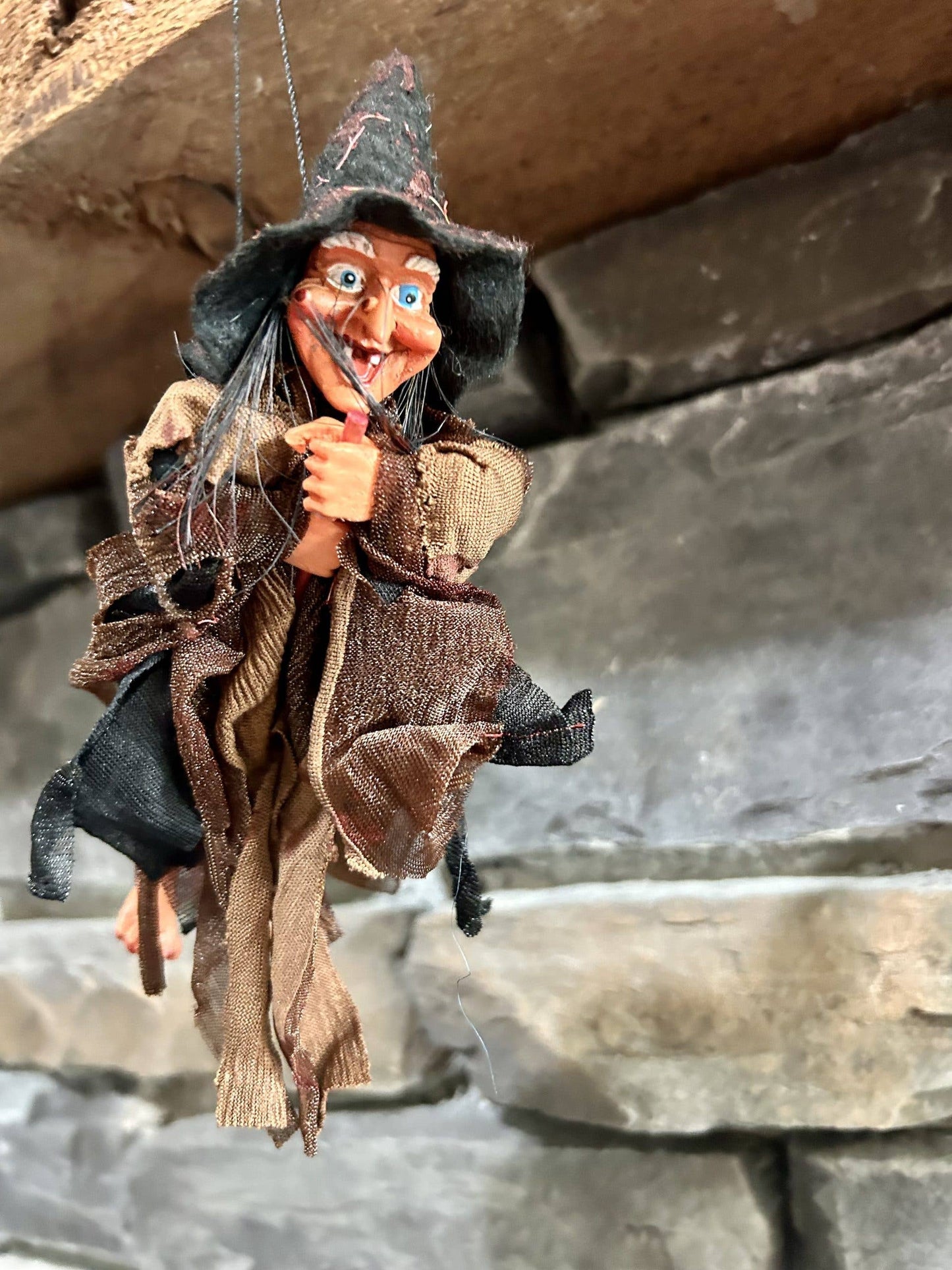 Decorative Kitchen Witch Walburga brown