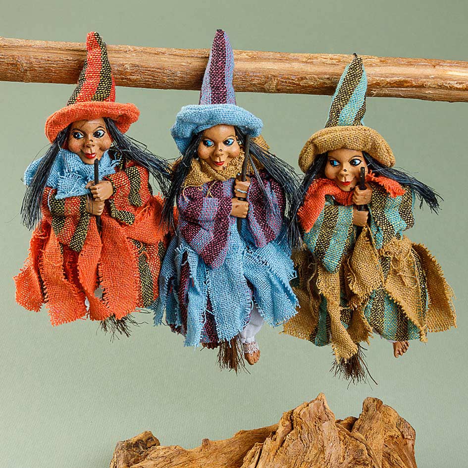 Decorative Kitchen Witch Philippa beige
