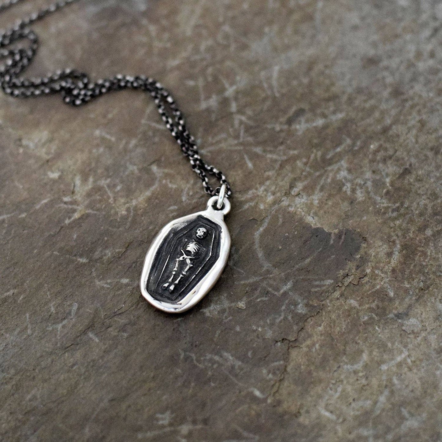 Skeleton Wax Seal Pendant - Memento Mori Memento Vivere
