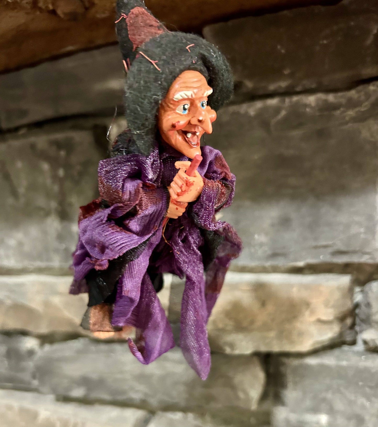 Decorative Kitchen Witch Walburga purple