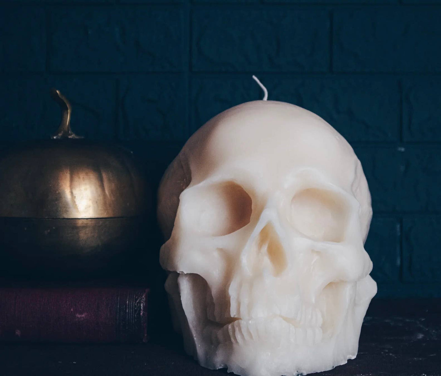 LARGE HUMAN SKULL CANDLE | PILLAR