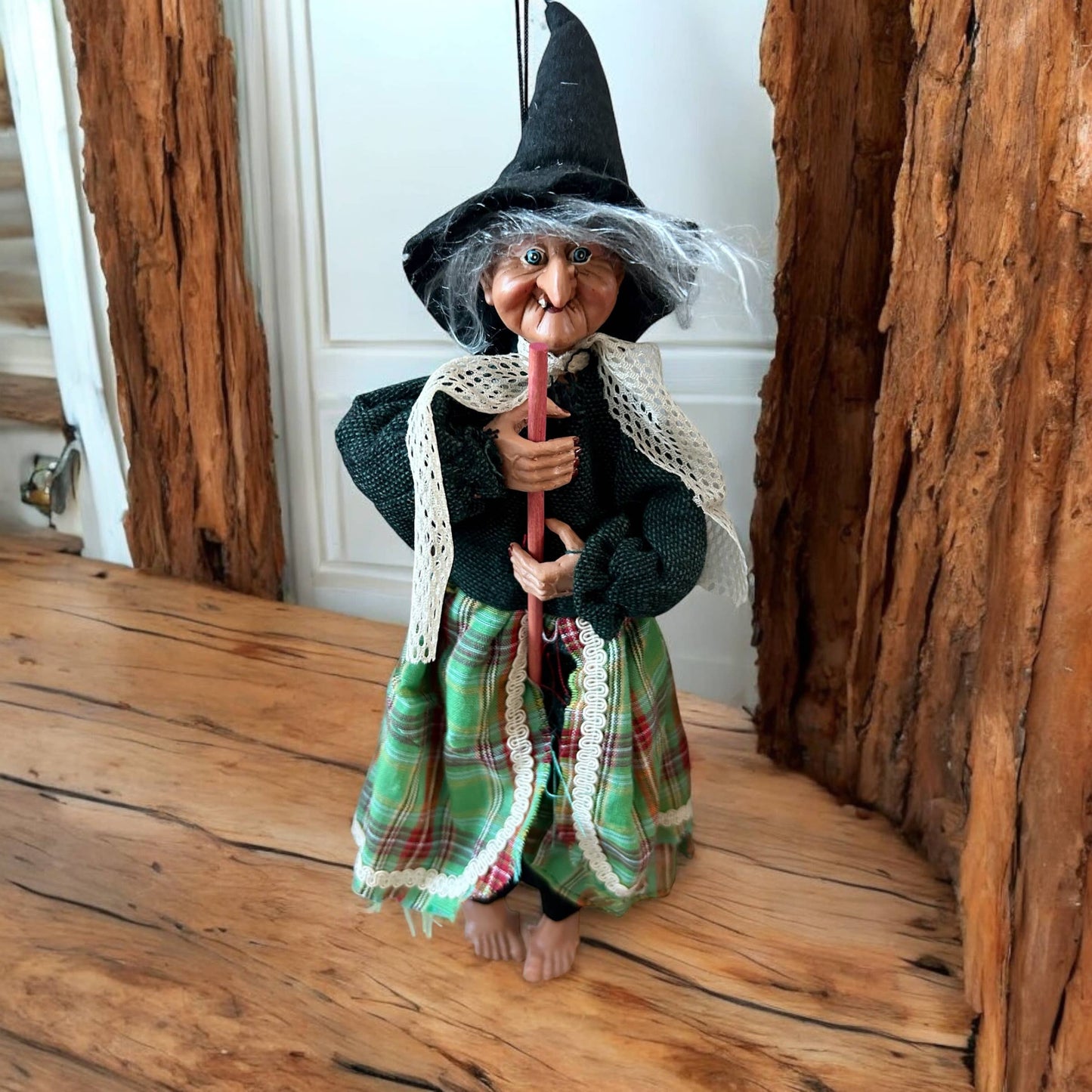 Decorative Kitchen Witch Ziafi green