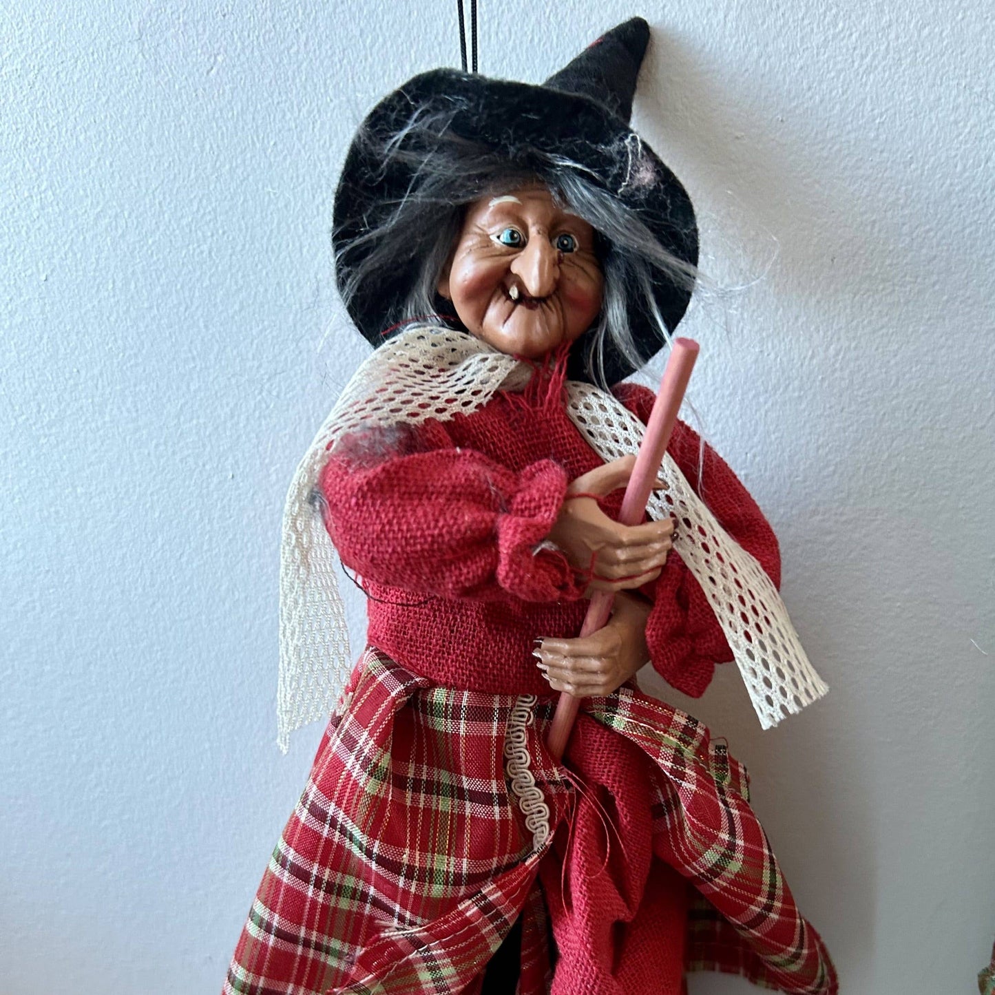 Decorative Kitchen Witch Ziafi red