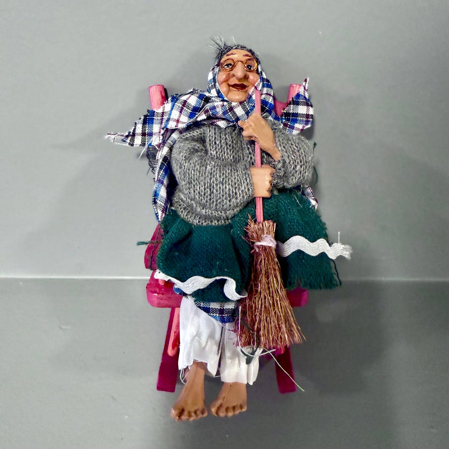 Decorative Kitchen Witch Irma grey