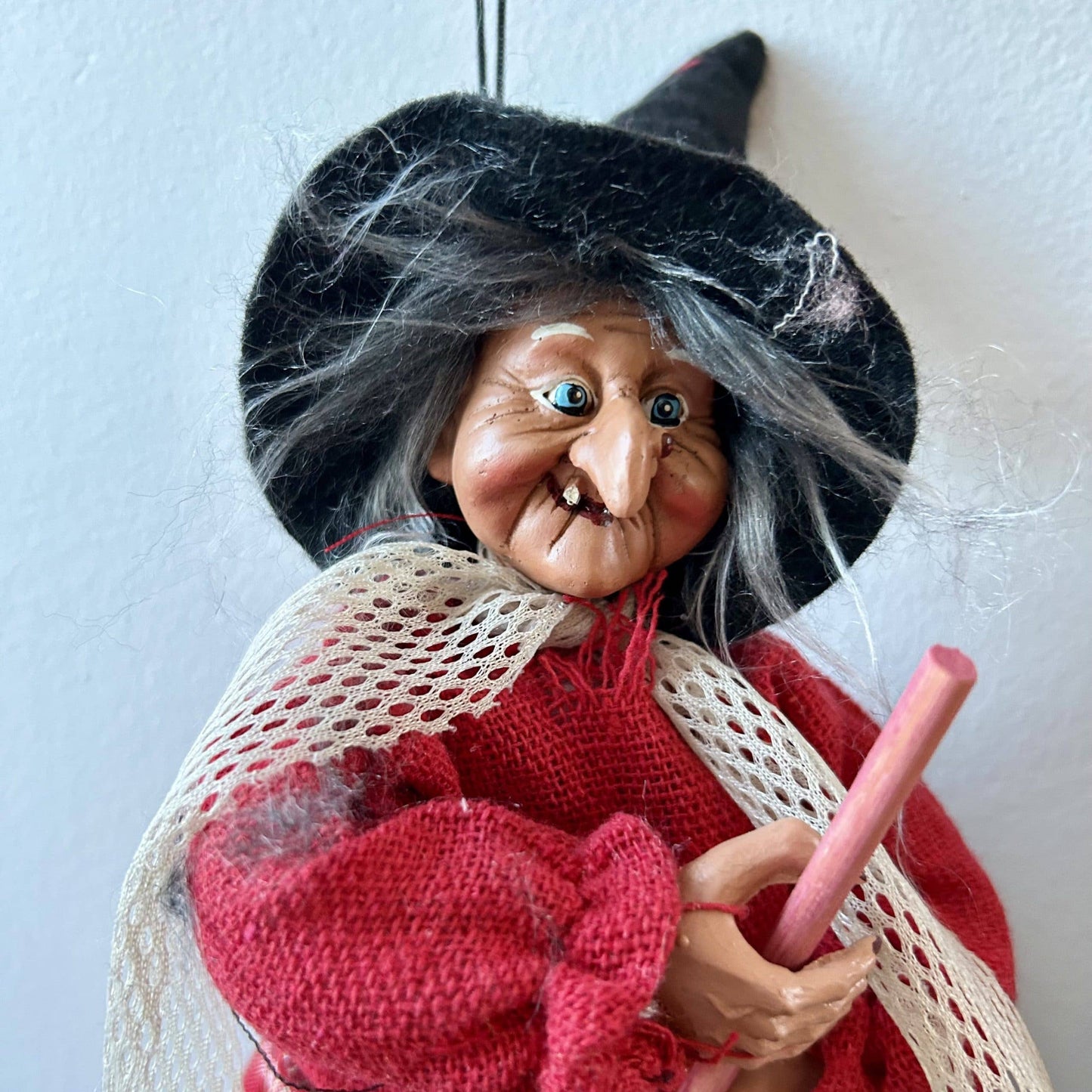 Decorative Kitchen Witch Ziafi red