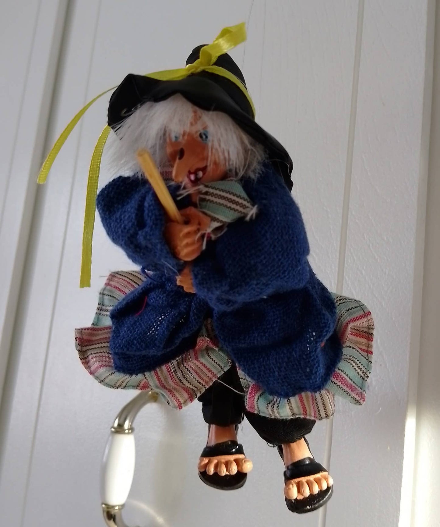 Decorative Kitchen Witch Glenda blue